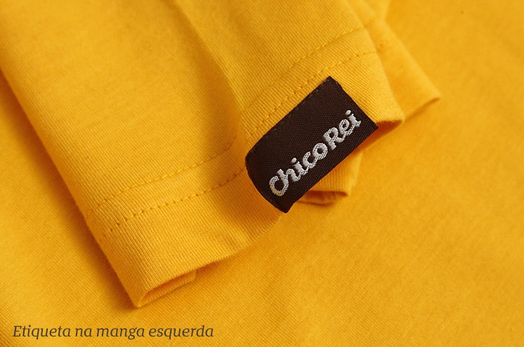 Foto com detalhe na manga esquerda