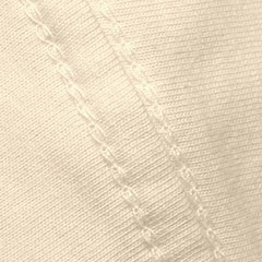 Foto com detalhe de costura no ombro