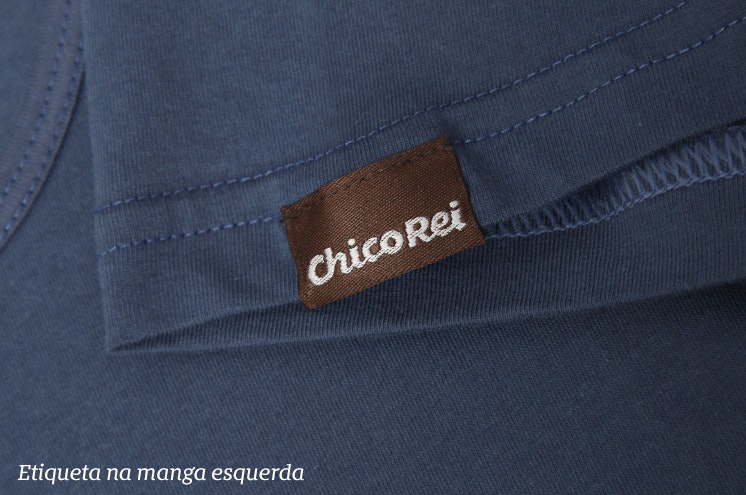 Foto com detalhe na manga esquerda