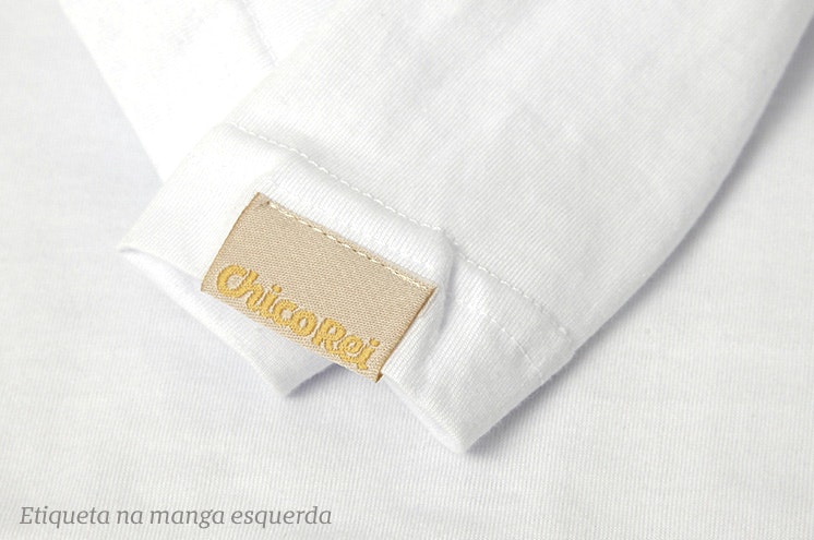 Foto com detalhe na manga esquerda