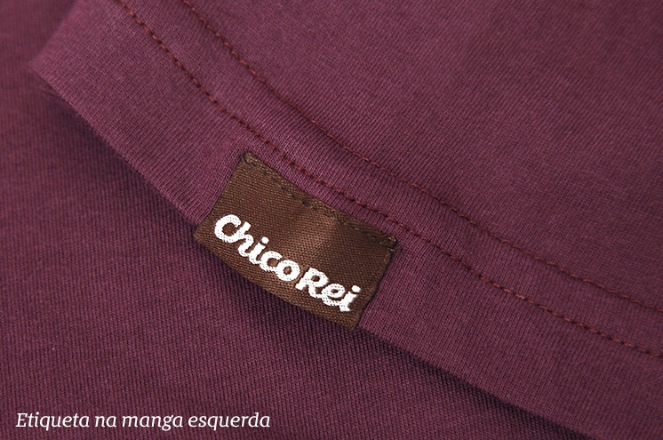 Foto com detalhe na manga esquerda