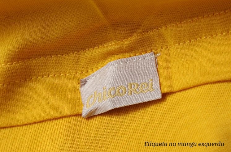 Foto com detalhe na manga esquerda