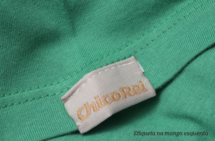 Foto com detalhe na manga esquerda