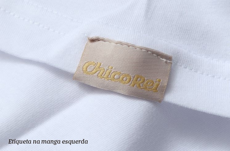 Foto com detalhe na manga esquerda