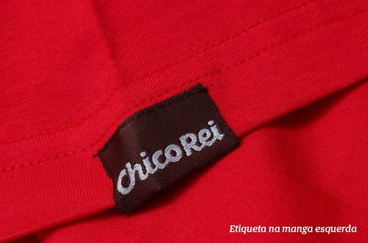 Foto com detalhe na manga esquerda